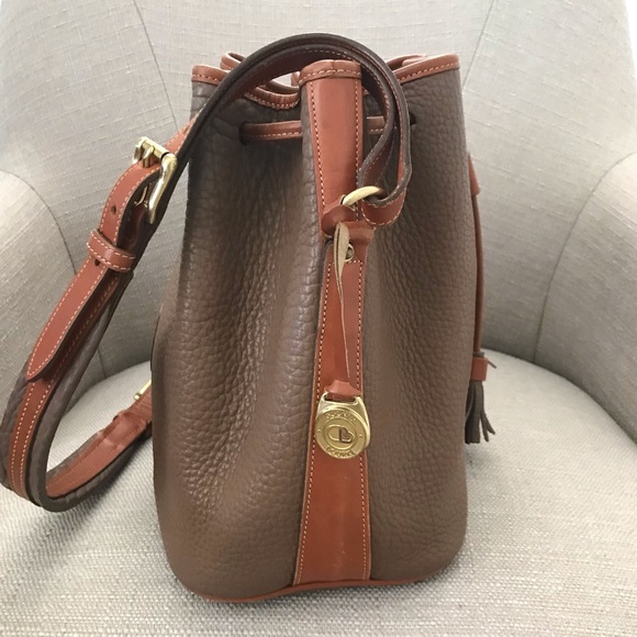📌 SOLD Vintage Dooney & Bourke Drawstring Bag British Tan Brown Mushroom RARE - Picture 8 of 16
